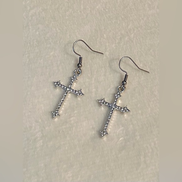 Silver Tone Crystal Cross Pendant Necklace & Drop Dangle Earrings Set - Picture 10 of 11